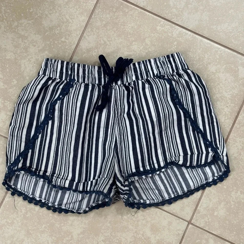 Girls Kids Delia’s striped White/Blue Shorts‎ size L